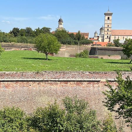 Caroline Residence Alba Iulia Bagian luar foto