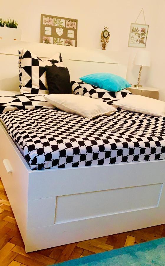 Caroline Residence Alba Iulia Bagian luar foto